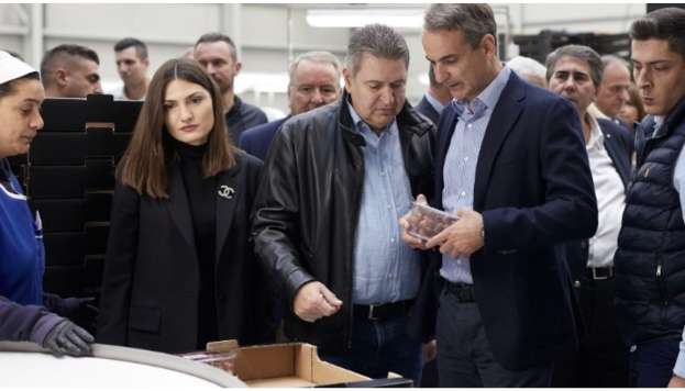 &Eta; &epsilon;&pi;ί&sigma;&kappa;&epsilon;&psi;&eta; &tau;&omicron;&upsilon; &Pi;&rho;&omega;&theta;&upsilon;&pi;&omicron;&upsilon;&rho;&gamma;&omicron;ύ &sigma;&tau;&eta;&nu; &Pi;έ&lambda;&lambda;&alpha; &kappa;&alpha;&iota; &eta; &alpha;&nu;&alpha;&phi;&omicron;&rho;ά &tau;&omicron;&upsilon; &sigma;&tau;&omicron;&nu; &pi;&rho;&omega;&tau;&omicron;&gamma;&epsilon;&nu;ή &tau;&omicron;&mu;έ&alpha;