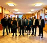 &Sigma;&upsilon;&nu;ά&nu;&tau;&eta;&sigma;&eta; &tau;&omicron;&upsilon; &Upsilon;&pi;&Alpha;&Alpha;&Tau;, &Gamma;. &Gamma;&epsilon;&omega;&rho;&gamma;&alpha;&nu;&tau;ά &mu;&epsilon; &epsilon;&kappa;&pi;&rho;&omicron;&sigma;ώ&pi;&omicron;&upsilon;&sigmaf; &mu;&pi;&lambda;ό&kappa;&omega;&nu; &alpha;&pi;ό &tau;&iota;&sigmaf; &Sigma;έ&rho;&rho;&epsilon;&sigmaf;