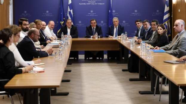 &Kappa;&tau;&eta;&nu;&omicron;&tau;&rho;&omicron;&phi;ί&alpha;, &pi;&lambda;&eta;&rho;&omega;&mu;έ&sigmaf; &kappa;&alpha;&iota; &nu;έ&alpha; &Kappa;&Alpha;&Pi; &sigma;&tau;&omicron; &epsilon;&pi;ί&kappa;&epsilon;&nu;&tau;&rho;&omicron; &tau;&eta;&sigmaf; &sigma;&upsilon;&nu;ά&nu;&tau;&eta;&sigma;&eta;&sigmaf; &Mu;. &Sigma;&chi;&omicron;&iota;&nu;ά - &Gamma;. &Pi;&iota;&tau;&sigma;&iota;&lambda;ή &mu;&epsilon; &tau;&eta;&nu; &Epsilon;&Theta;&Epsilon;&Alpha;&Sigma;