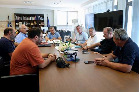 &Sigma;&upsilon;&nu;&epsilon;&rho;&gamma;&alpha;&sigma;ί&alpha; &Pi;&epsilon;&rho;&iota;&phi;έ&rho;&epsilon;&iota;&alpha;&sigmaf; &Theta;&epsilon;&sigma;&sigma;&alpha;&lambda;ί&alpha;&sigmaf; &mu;&epsilon; &Sigma;&upsilon;&nu;&epsilon;&tau;&alpha;&iota;&rho;&iota;&sigma;&mu;&omicron;ύ&sigmaf; &gamma;&iota;&alpha; &tau;&eta;&nu; &pi;&rho;&omicron;ώ&theta;&eta;&sigma;&eta; &kappa;&alpha;&iota; &alpha;&nu;ά&delta;&epsilon;&iota;&xi;&eta; &tau;&omega;&nu; &omicron;&sigma;&pi;&rho;ί&omega;&nu;