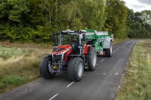 &Eta; Massey Ferguson &pi;&alpha;&rho;&omicron;&upsilon;&sigma;&iota;ά&zeta;&epsilon;&iota; &tau;&eta; &nu;έ&alpha; &sigma;&epsilon;&iota;&rho;ά MF 7S  MARK 2