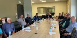 &Epsilon;&Theta;&Epsilon;&Alpha;&Sigma;: &Pi;&rho;&alpha;&gamma;&mu;&alpha;&tau;&omicron;&pi;&omicron;&iota;ή&theta;&eta;&kappa;&epsilon; &eta; &pi;&rho;ώ&tau;&eta; &sigma;&upsilon;&nu;&epsilon;&delta;&rho;ί&alpha;&sigma;&eta; &tau;&eta;&sigmaf; &Epsilon;&theta;&nu;&iota;&kappa;ή&sigmaf; &Epsilon;&pi;&iota;&tau;&rho;&omicron;&pi;ή&sigmaf; &Epsilon;&pi;&iota;&tau;&rho;&alpha;&pi;έ&zeta;&iota;&omega;&nu; &Rho;&omicron;&delta;&alpha;&kappa;ί&nu;&omega;&nu; &kappa;&alpha;&iota; &Nu;&epsilon;&kappa;&tau;&alpha;&rho;&iota;&nu;&iota;ώ&nu;