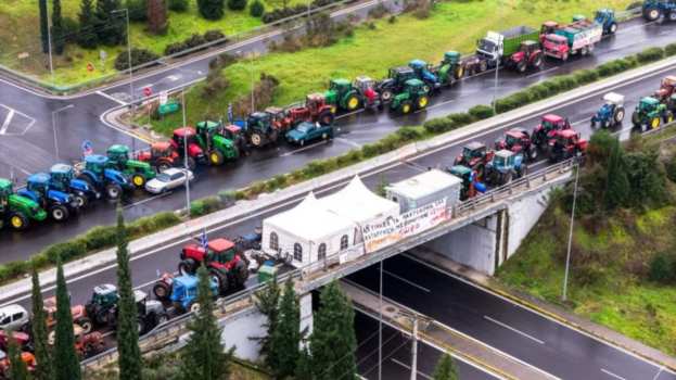&Mu;έ&sigma;&omega; &alpha;&epsilon;&rho;&omicron;&gamma;έ&phi;&upsilon;&rho;&alpha;&sigmaf; &eta; &kappa;ί&nu;&eta;&sigma;&eta; &pi;&rho;&omicron;&sigmaf; &Theta;&epsilon;&sigma;&sigma;&alpha;&lambda;&omicron;&nu;ί&kappa;&eta; &sigma;&tau;&omicron; &mu;&pi;&lambda;ό&kappa;&omicron; &Nu;ί&kappa;&alpha;&iota;&alpha;&sigmaf;