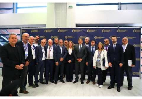 &Alpha;&upsilon;&gamma;&epsilon;&nu;ά&kappa;&eta;&sigmaf;: &Alpha;&xi;&iota;&omicron;&pi;&omicron;&iota;ώ&nu;&tau;&alpha;&sigmaf; &tau;&iota;&sigmaf; &epsilon;&upsilon;&kappa;&alpha;&iota;&rho;ί&epsilon;&sigmaf; &pi;&omicron;&upsilon; &delta;ί&nu;&epsilon;&iota; &eta; &psi;&eta;&phi;&iota;&alpha;&kappa;ή &epsilon;&pi;&omicron;&chi;ή, &tau;&alpha; &kappa;&rho;&eta;&tau;&iota;&kappa;ά &pi;&rho;&omicron;ϊό&nu;&tau;&alpha; &mu;&pi;&omicron;&rho;&omicron;ύ&nu; &nu;&alpha; &kappa;&alpha;&tau;&alpha;&kappa;&tau;ή&sigma;&omicron;&upsilon;&nu; &tau;&omicron;&nu; &kappa;ό&sigma;&mu;&omicron;!