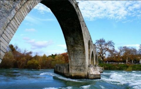 &Tau;&alpha; &Eta;&pi;&epsilon;&iota;&rho;&omega;&tau;&iota;&kappa;ά &pi;&rho;&omicron;ϊό&nu;&tau;&alpha; &laquo;&kappa;έ&rho;&delta;&iota;&sigma;&alpha;&nu;&raquo; &tau;&eta;&nu; &alpha;&gamma;&omicron;&rho;ά &tau;&eta;&sigmaf; &Sigma;&iota;&gamma;&kappa;&alpha;&pi;&omicron;ύ&rho;&eta;&sigmaf;