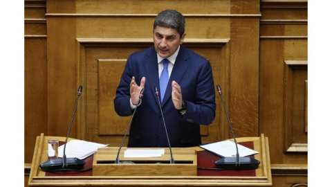 &Alpha;&upsilon;&gamma;&epsilon;&nu;ά&kappa;&eta;&sigmaf; &sigma;&tau;&eta; &Beta;&omicron;&upsilon;&lambda;ή: &Chi;&omega;&rho;ί&sigmaf; &theta;&epsilon;&alpha;&tau;&rho;&iota;&nu;&iota;&sigma;&mu;&omicron;ύ&sigmaf; &kappa;&alpha;&iota; &kappa;&omicron;&rho;ώ&nu;&epsilon;&sigmaf; &theta;&omega;&rho;&alpha;&kappa;ί&zeta;&omicron;&upsilon;&mu;&epsilon; &tau;&omicron;&nu; &pi;&rho;&omega;&tau;&omicron;&gamma;&epsilon;&nu;ή &tau;&omicron;&mu;έ&alpha;
