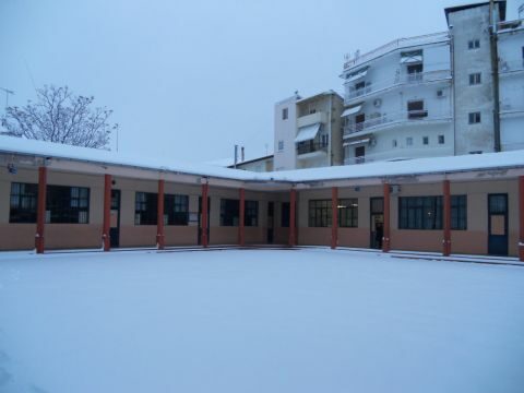 &Kappa;&lambda;&epsilon;&iota;&sigma;&tau;ά &theta;&alpha; &pi;&alpha;&rho;&alpha;&mu;&epsilon;ί&nu;&omicron;&upsilon;&nu; &kappa;&alpha;&iota; &alpha;ύ&rho;&iota;&omicron; &tau;&alpha; &sigma;&chi;&omicron;&lambda;&epsilon;ί&alpha; &sigma;&tau;&omicron; &Delta;ή&mu;&omicron; &Beta;έ&rho;&omicron;&iota;&alpha;&sigmaf;