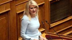 &Theta;&epsilon;&omicron;&delta;ώ&rho;&alpha; &Tau;&zeta;ά&kappa;&rho;&eta; &mu;&epsilon; &beta;&omicron;&upsilon;&lambda;&epsilon;&upsilon;&tau;έ&sigmaf; &tau;&omicron;&upsilon; &Kappa;&iota;&nu;ή&mu;&alpha;&tau;&omicron;&sigmaf; &Delta;&eta;&mu;&omicron;&kappa;&rho;&alpha;&tau;ί&alpha;&sigmaf;: &laquo;&Mu;&epsilon; &alpha;&sigma;&phi;&upsilon;&kappa;&tau;&iota;&kappa;έ&sigmaf; &pi;&rho;&omicron;&theta;&epsilon;&sigma;&mu;ί&epsilon;&sigmaf; &kappa;&alpha;&iota; &pi;&rho;ό&sigma;&tau;&iota;&mu;&alpha; &eta; &kappa;&upsilon;&beta;έ&rho;&nu;&eta;&sigma;&eta; &epsilon;&pi;&iota;&delta;&iota;ώ&kappa;&epsilon;&iota; &tau;&eta;&nu; &epsilon;&xi;ό&nu;&tau;&omega;&sigma;&eta; &tau;&omicron;&upsilon; &epsilon;&lambda;&epsilon;ύ&theta;&epsilon;&rho;&omicron;&upsilon; &epsilon;&pi;&alpha;&gamma;&gamma;&epsilon;&lambda;&mu;&alpha;&tau;ί&alpha; &lambda;&omicron;&gamma;&iota;&sigma;&tau;ή&raquo;
