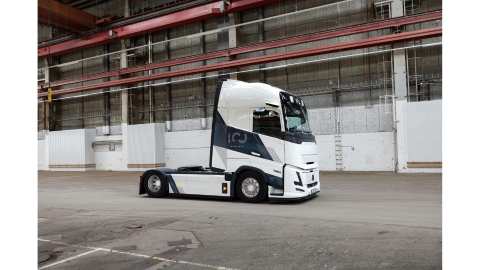 &Eta; VolvoTrucks &gamma;&iota;&omicron;&rho;&tau;ά&zeta;&epsilon;&iota; 100 &chi;&rho;ό&nu;&iota;&alpha; &iota;&sigma;&tau;&omicron;&rho;ί&alpha;&sigmaf; &mu;&epsilon; &mu;&iota;&alpha; &mu;&omicron;&nu;&alpha;&delta;&iota;&kappa;ή &epsilon;&pi;&epsilon;&tau;&epsilon;&iota;&alpha;&kappa;ή έ&kappa;&delta;&omicron;&sigma;&eta;