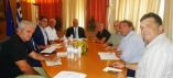 &Sigma;&upsilon;&nu;ά&nu;&tau;&eta;&sigma;&eta; &Upsilon;&pi;&Alpha;&Alpha;&Tau;, &Mu;. &Beta;&omicron;&rho;ί&delta;&eta; &mu;&epsilon; &Delta;&iota;&epsilon;&pi;&alpha;&gamma;&gamma;&epsilon;&lambda;&mu;&alpha;&tau;&iota;&kappa;ή &Kappa;&alpha;&pi;&nu;&omicron;ύ: &laquo;&Alpha;&nu;&tau;&iota;&mu;&epsilon;&tau;&omega;&pi;ί&zeta;&omicron;&upsilon;&mu;&epsilon; &tau;&omicron;&nu; &kappa;&alpha;&pi;&nu;ό &iota;&sigma;ό&tau;&iota;&mu;&alpha; &mu;&epsilon; &tau;&alpha; &upsilon;&pi;ό&lambda;&omicron;&iota;&pi;&alpha; &alpha;&gamma;&rho;&omicron;&tau;&iota;&kappa;ά &pi;&rho;&omicron;ϊό&nu;&tau;&alpha;&raquo;