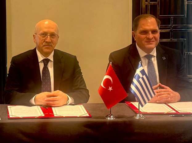 &Gamma;. &Pi;&iota;&tau;&sigma;&iota;&lambda;ή&sigmaf;: &Omicron;&iota; &pi;έ&nu;&tau;&epsilon; &tau;&omicron;&mu;&epsilon;ί&sigmaf; &sigma;&upsilon;&nu;&epsilon;&rho;&gamma;&alpha;&sigma;ί&alpha;&sigmaf; &mu;&epsilon; &tau;&alpha; &tau;&omicron;&upsilon;&rho;&kappa;&iota;&kappa;ά &tau;&epsilon;&lambda;&omega;&nu;&epsilon;ί&alpha; - &Sigma;&upsilon;&nu;ά&nu;&tau;&eta;&sigma;&eta; &mu;&epsilon; &Upsilon;&phi;. &Epsilon;&mu;&pi;&omicron;&rho;ί&omicron;&upsilon; &tau;&eta;&sigmaf; &Tau;&omicron;&upsilon;&rho;&kappa;ί&alpha;&sigmaf;