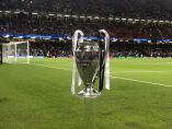 &Omicron;&iota; ό&mu;&iota;&lambda;&omicron;&iota; &tau;&omicron;&upsilon; Champions League - &Chi;&omega;&rho;ί&sigmaf; &epsilon;&lambda;&lambda;&eta;&nu;&iota;&kappa;ή &epsilon;&kappa;&pi;&rho;&omicron;&sigma;ώ&pi;&eta;&sigma;&eta; &omicron;&iota; ό&mu;&iota;&lambda;&omicron;&iota; &tau;&omicron;&upsilon; Europa League