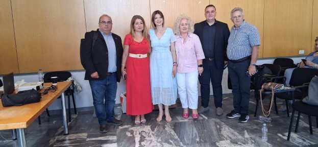 &Omicron; &Sigma;ύ&lambda;&lambda;&omicron;&gamma;&omicron;&sigmaf; &mu;&alpha;&sigmaf; &sigma;&tau;&omicron; &tau;&rho;&iota;ή&mu;&epsilon;&rho;&omicron; &sigma;&upsilon;&zeta;&eta;&tau;ή&sigma;&epsilon;&omega;&nu; &tau;&omicron;&upsilon; &Delta;ή&mu;&omicron;&upsilon; &Theta;&epsilon;&sigma;&sigma;&alpha;&lambda;&omicron;&nu;ί&kappa;&eta;&sigmaf; &gamma;&iota;&alpha; &tau;&omicron; &Delta;&eta;&mu;&omicron;&gamma;&rho;&alpha;&phi;&iota;&kappa;ό!