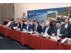 &Upsilon;&pi;&Alpha;&Alpha;&Tau;: Masterplan &gamma;&iota;&alpha; &tau;&eta;&nu; &epsilon;&nu;&iota;&alpha;ί&alpha; &delta;&iota;&alpha;&chi;&epsilon;ί&rho;&iota;&sigma;&eta; &tau;&omega;&nu; &nu;&epsilon;&rho;ώ&nu; &sigma;&tau;&eta;&nu; &Kappa;&rho;ή&tau;&eta; &alpha;&pi;ό έ&nu;&alpha; &phi;&omicron;&rho;έ&alpha;