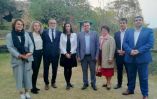 &Sigma;&tau;&alpha; &beta;ή&mu;&alpha;&tau;&alpha; &tau;&omicron;&upsilon; &Mu;&epsilon;&gamma;ά&lambda;&omicron;&upsilon; &Alpha;&lambda;&epsilon;&xi;ά&nu;&delta;&rho;&omicron;&upsilon; &sigma;&tau;&eta;&nu; &Eta;&mu;&alpha;&theta;ί&alpha;, &xi;&epsilon;&nu;ά&gamma;&eta;&sigma;&epsilon; &epsilon;&kappa;&pi;&rho;&omicron;&sigma;ώ&pi;&omicron;&upsilon;&sigmaf; &pi;έ&nu;&tau;&epsilon; &rho;&omicron;&upsilon;&mu;&alpha;&nu;&iota;&kappa;ώ&nu; &nu;&omicron;&mu;ώ&nu;, &omicron; &alpha;&nu;&tau;&iota;&pi;&epsilon;&rho;&iota;&phi;&epsilon;&rho;&epsilon;&iota;ά&rho;&chi;&eta;&sigmaf;, &Kappa;ώ&sigma;&tau;&alpha;&sigmaf; &Kappa;&alpha;&lambda;&alpha;ϊ&tau;&zeta;ί&delta;&eta;&sigmaf;