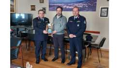 &Omicron; &Gamma;&epsilon;&nu;&iota;&kappa;ό&sigmaf; &Pi;&epsilon;&rho;&iota;&phi;&epsilon;&rho;&epsilon;&iota;&alpha;&kappa;ό&sigmaf; &Alpha;&sigma;&tau;&upsilon;&nu;&omicron;&mu;&iota;&kappa;ό&sigmaf; &Delta;&iota;&epsilon;&upsilon;&theta;&upsilon;&nu;&tau;ή&sigmaf; &kappa;&alpha;&iota; &omicron; &Alpha;&sigma;&tau;&upsilon;&nu;&omicron;&mu;&iota;&kappa;ό&sigmaf; &Delta;&iota;&epsilon;&upsilon;&theta;&upsilon;&nu;&tau;ή&sigmaf; &Eta;&mu;&alpha;&theta;ί&alpha;&sigmaf; &sigma;&tau;&omicron;&nu; &Delta;ή&mu;&alpha;&rho;&chi;&omicron;
