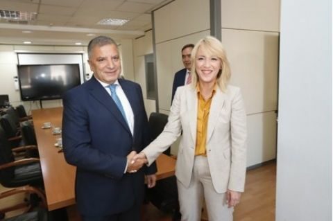 &Tau;&epsilon;&lambda;&epsilon;&tau;ή &pi;&alpha;&rho;&alpha;&lambda;&alpha;&beta;ή&sigmaf; &kappa;&alpha;&iota; &pi;&alpha;&rho;ά&delta;&omicron;&sigma;&eta;&sigmaf; &sigma;&tau;&eta;&nu; &Pi;&epsilon;&rho;&iota;&phi;έ&rho;&epsilon;&iota;&alpha; &Alpha;&tau;&tau;&iota;&kappa;ή&sigmaf;