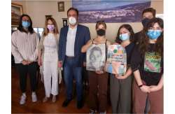 &Tau;&eta;&nu; &omicron;&mu;ά&delta;&alpha; &mu;&alpha;&theta;&eta;&tau;ώ&nu; &tau;&omicron;&upsilon; 4&omicron;&upsilon; &Gamma;&Epsilon;&Lambda; &Beta;έ&rho;&omicron;&iota;&alpha;&sigmaf; &upsilon;&pi;&omicron;&delta;έ&chi;&theta;&eta;&kappa;&epsilon; &omicron; &Delta;ή&mu;&alpha;&rho;&chi;&omicron;&sigmaf; &Beta;έ&rho;&omicron;&iota;&alpha;&sigmaf; &ndash; &Omicron;&iota; &nu;έ&omicron;&iota; &phi;&iota;&lambda;&omicron;&tau;έ&chi;&nu;&eta;&sigma;&alpha;&nu; &alpha;&phi;ί&sigma;&epsilon;&sigmaf; &kappa;&alpha;&tau;ά &tau;&eta;&sigmaf; έ&mu;&phi;&upsilon;&lambda;&eta;&sigmaf; &beta;ί&alpha;&sigmaf;