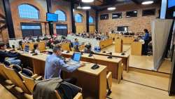 &Pi;ά&nu;&omega; &alpha;&pi;ό 500 &phi;&omicron;&iota;&tau;&eta;&tau;έ&sigmaf; &kappa;&alpha;&iota; &epsilon;&rho;&epsilon;&upsilon;&nu;&eta;&tau;έ&sigmaf; &epsilon;&kappa;&pi;&alpha;&iota;&delta;&epsilon;ύ&tau;&eta;&kappa;&alpha;&nu; &sigma;&epsilon; &epsilon;&rho;&gamma;&alpha;&lambda;&epsilon;ί&alpha; &Tau;&epsilon;&chi;&nu;&eta;&tau;ή&sigmaf; &Nu;&omicron;&eta;&mu;&omicron;&sigma;ύ&nu;&eta;&sigmaf; &sigma;&tau;&omicron; &pi;&lambda;&alpha;ί&sigma;&iota;&omicron; &tau;&eta;&sigmaf; &delta;&rho;ά&sigma;&eta;&sigmaf; &laquo;Google AI Seminars Thessaloniki 2025&raquo;