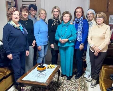 &Lambda;&iota;&nu;&alpha; &Tau;&omicron;&upsilon;&pi;&epsilon;&kappa;&tau;&sigma;&eta;: &Tau;&omicron; &alpha;ό&rho;&alpha;&tau;&omicron; &theta;&epsilon;ά&rho;&epsilon;&sigma;&tau;&omicron; έ&rho;&gamma;&omicron; &tau;&eta;&sigmaf; &Phi;&iota;&lambda;ό&pi;&tau;&omega;&chi;&omicron;&upsilon; &Beta;έ&rho;&omicron;&iota;&alpha;&sigmaf; &kappa;&alpha;&iota; &eta; &alpha;&nu;ά&gamma;&kappa;&eta; έ&nu;&tau;&alpha;&xi;&eta;&sigmaf; &nu;&epsilon;ό&tau;&epsilon;&rho;&omega;&nu; &Kappa;&upsilon;&rho;&iota;ώ&nu; &sigma;&tau;&omicron; &delta;&upsilon;&nu;&alpha;&mu;&iota;&kappa;ό &tau;&eta;&sigmaf;