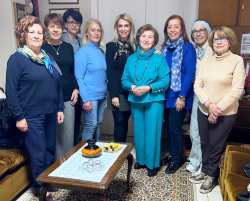 &Lambda;&iota;&nu;&alpha; &Tau;&omicron;&upsilon;&pi;&epsilon;&kappa;&tau;&sigma;&eta;: &Tau;&omicron; &alpha;ό&rho;&alpha;&tau;&omicron; &theta;&epsilon;ά&rho;&epsilon;&sigma;&tau;&omicron; έ&rho;&gamma;&omicron; &tau;&eta;&sigmaf; &Phi;&iota;&lambda;ό&pi;&tau;&omega;&chi;&omicron;&upsilon; &Beta;έ&rho;&omicron;&iota;&alpha;&sigmaf; &kappa;&alpha;&iota; &eta; &alpha;&nu;ά&gamma;&kappa;&eta; έ&nu;&tau;&alpha;&xi;&eta;&sigmaf; &nu;&epsilon;ό&tau;&epsilon;&rho;&omega;&nu; &Kappa;&upsilon;&rho;&iota;ώ&nu; &sigma;&tau;&omicron; &delta;&upsilon;&nu;&alpha;&mu;&iota;&kappa;ό &tau;&eta;&sigmaf;