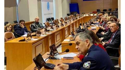 &Alpha;&upsilon;&sigma;&tau;&eta;&rho;&omicron;ί έ&lambda;&epsilon;&gamma;&chi;&omicron;&iota; &gamma;&iota;&alpha; &pi;&alpha;&rho;&alpha;&epsilon;&mu;&pi;ό&rho;&iota;&omicron;, &eta;&chi;&omicron;&rho;ύ&pi;&alpha;&nu;&sigma;&eta;, &alpha;&kappa;&alpha;&tau;ά&lambda;&lambda;&eta;&lambda;&alpha; &tau;&rho;ό&phi;&iota;&mu;&alpha; &kappa;&alpha;&iota; &pi;&omicron;&tau;ά, &kappa;&alpha;&tau;ά &tau;&eta; &delta;&iota;ά&rho;&kappa;&epsilon;&iota;&alpha; &tau;&eta;&sigmaf; &kappa;&omicron;&rho;ύ&phi;&omega;&sigma;&eta;&sigmaf; &tau;&omicron;&upsilon; &Kappa;&alpha;&rho;&nu;&alpha;&beta;&alpha;&lambda;&iota;&omicron;ύ &tau;&eta;&sigmaf; &Pi;ά&tau;&rho;&alpha;&sigmaf;