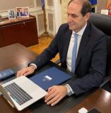 &Alpha;&pi;. &Beta;&epsilon;&sigma;&upsilon;&rho;ό&pi;&omicron;&upsilon;&lambda;&omicron;&sigmaf; : &Beta;ά&lambda;&alpha;&mu;&epsilon; &tau;έ&lambda;&omicron;&sigmaf; &sigma;&tau;&eta;&nu; &pi;&omicron;&lambda;&iota;&tau;&iota;&kappa;ή &tau;&eta;&sigmaf; &upsilon;&pi;&epsilon;&rho;&phi;&omicron;&rho;&omicron;&lambda;ό&gamma;&eta;&sigma;&eta;&sigmaf;