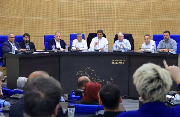 &Lambda;&epsilon;&upsilon;&tau;&epsilon;&rho;ή&sigmaf; &Alpha;&upsilon;&gamma;&epsilon;&nu;ά&kappa;&eta;&sigmaf; &sigma;&epsilon; &pi;&alpha;&rho;&alpha;&gamma;&omega;&gamma;&omicron;ύ&sigmaf; &sigma;&tau;&eta; &Lambda;ά&rho;&iota;&sigma;&alpha;: &laquo;&Delta;&epsilon;&nu; &theta;&alpha; &kappa;&iota;&omicron;&tau;έ&psi;&omicron;&upsilon;&mu;&epsilon;, &theta;&alpha; &kappa;&rho;&alpha;&tau;ή&sigma;&omicron;&upsilon;&mu;&epsilon; &tau;&omicron; &lambda;ό&gamma;&omicron; &mu;&alpha;&sigmaf; &alpha;&pi;έ&nu;&alpha;&nu;&tau;ί &sigma;&alpha;&sigmaf;&raquo;