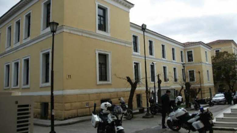 &Epsilon;&nu;ώ&pi;&iota;&omicron;&nu; &tau;&omicron;&upsilon; &alpha;&nu;&alpha;&kappa;&rho;&iota;&tau;ή &sigma;ή&mu;&epsilon;&rho;&alpha; &omicron;&iota; &tau;&rho;&epsilon;&iota;&sigmaf; &tau;&epsilon;&lambda;&epsilon;&upsilon;&tau;&alpha;ί&omicron;&iota; &kappa;&alpha;&tau;&eta;&gamma;&omicron;&rho;&omicron;ύ&mu;&epsilon;&nu;&omicron;&iota; &gamma;&iota;&alpha; &laquo;&sigma;&tau;&eta;&mu;έ&nu;&omicron;&upsilon;&sigmaf; &alpha;&gamma;ώ&nu;&epsilon;&sigmaf;&raquo;