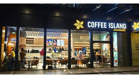 &Eta; &epsilon;&lambda;&lambda;&eta;&nu;&iota;&kappa;ή &kappa;&omicron;&upsilon;&lambda;&tau;&omicron;ύ&rho;&alpha; &tau;&omicron;&upsilon; specialty coffee &phi;&tau;ά&nu;&epsilon;&iota; &sigma;&tau;&eta;&nu; &Iota;&nu;&delta;ί&alpha; &mu;&epsilon; &tau;&omicron; &pi;&rho;ώ&tau;&omicron; &kappa;&alpha;&tau;ά&sigma;&tau;&eta;&mu;&alpha; Coffee Island