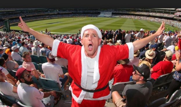 "Boxing Day" &sigma;&eta;&mu;&alpha;ί&nu;&epsilon;&iota; &pi;&omicron;&delta;ό&sigma;&phi;&alpha;&iota;&rho;&omicron; &kappa;&alpha;&iota; &delta;&rho;ά&sigma;&eta; &sigma;&tau;&alpha; &Alpha;&gamma;&gamma;&lambda;&iota;&kappa;ά &gamma;ή&pi;&epsilon;&delta;&alpha;