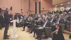 &Kappa;&upsilon;&rho;. &Mu;&eta;&tau;&sigma;&omicron;&tau;ά&kappa;&eta;&sigmaf; : &Sigma;&eta;&mu;&alpha;&nu;&tau;&iota;&kappa;ή &sigma;&upsilon;&mu;&beta;&omicron;&lambda;ή &sigma;&tau;&eta;&nu; &epsilon;&xi;έ&lambda;&iota;&xi;&eta; &tau;&eta;&sigmaf; &pi;&alpha;&gamma;&kappa;ό&sigma;&mu;&iota;&alpha;&sigmaf; &pi;&omicron;&lambda;&iota;&tau;&iota;&sigma;&tau;&iota;&kappa;ή&sigmaf; &kappa;&lambda;&eta;&rho;&omicron;&nu;&omicron;&mu;&iota;ά&sigmaf;, &alpha;&pi;&omicron;&tau;&epsilon;&lambda;&epsilon;ί &tau;&omicron; &nu;έ&omicron; &mu;&omicron;&upsilon;&sigma;&epsilon;ί&omicron; &tau;&omega;&nu; &Alpha;&iota;&gamma;ώ&nu;