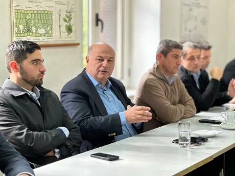 &Tau;&sigma;&iota;ά&rho;&alpha;&sigmaf;: &Tau;&alpha; &pi;&rho;&omicron;&beta;&lambda;ή&mu;&alpha;&tau;&alpha; &delta;&epsilon;&nu; &lambda;ύ&nu;&omicron;&nu;&tau;&alpha;&iota; &omicron;ύ&tau;&epsilon; &mu;&epsilon; &sigma;&upsilon;&lambda;&lambda;&alpha;&lambda;&eta;&tau;ή&rho;&iota;&alpha;, &omicron;ύ&tau;&epsilon; &mu;&epsilon; &kappa;&lambda;&epsilon;ί&sigma;&iota;&mu;&omicron; &delta;&rho;ό&mu;&omega;&nu;, &omicron;ύ&tau;&epsilon; &mu;&epsilon; &pi;&rho;&alpha;&kappa;&tau;&iota;&kappa;έ&sigmaf; &omicron;&iota; &omicron;&pi;&omicron;ί&epsilon;&sigmaf; &mu;&alpha;&sigmaf; &pi;ά&nu;&epsilon; &kappa;ά&pi;&omicron;&upsilon; &alpha;&lambda;&lambda;&omicron;ύ