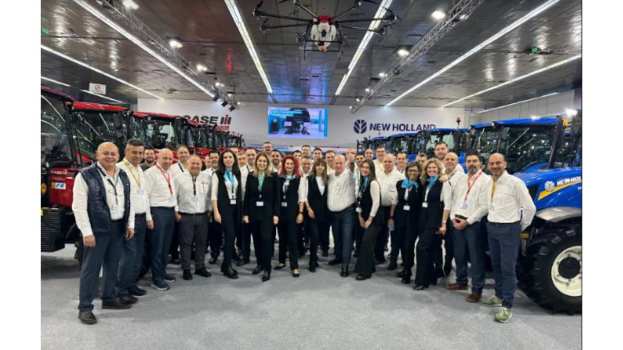 &Epsilon;&pi;&iota;&tau;&upsilon;&chi;&eta;&mu;έ&nu;&eta; &eta; &Sigma;&upsilon;&mu;&mu;&epsilon;&tau;&omicron;&chi;ή &tau;&eta;&sigmaf; P J Condellis S.A. &sigma;&tau;&eta;&nu; 30&eta; Agrotica