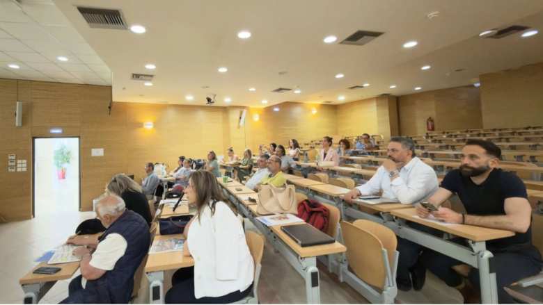 &Eta; &Kappa;&rho;&eta;&tau;&iota;&kappa;ή &Delta;&iota;&alpha;&tau;&rho;&omicron;&phi;ή &omega;&sigmaf; &tau;&rho;ό&pi;&omicron;&sigmaf; &zeta;&omega;ή&sigmaf; &sigma;&tau;&alpha; &sigma;&chi;&omicron;&lambda;&epsilon;ί&alpha; &tau;&eta;&sigmaf; &Kappa;&rho;ή&tau;&eta;&sigmaf;