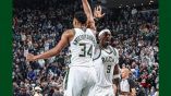 &Nu;&Beta;&Alpha;: &Omicron;&iota; &Mu;&pi;&alpha;&kappa;&sigmaf; &delta;&iota;έ&lambda;&upsilon;&sigma;&alpha;&nu; &tau;&omicron;&upsilon;&sigmaf; &Omicron;&upsilon;ό&rho;&iota;&omicron;&rho;&sigmaf; &mu;&epsilon; &tau;&omicron;&nu; &laquo;Giannis&raquo; &nu;&alpha; &sigma;&eta;&mu;&epsilon;&iota;ώ&nu;&epsilon;&iota; triple double