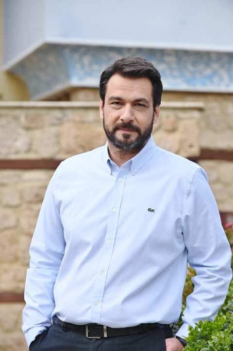 &Omicron; &Tau;ά&sigma;&omicron;&sigmaf; &Mu;&pi;&alpha;&rho;&tau;&zeta;ώ&kappa;&alpha;&sigmaf; &zeta;&eta;&tau;ά &alpha;&pi;ό &tau;&eta; &Delta;ό&mu;&nu;&alpha; &Mu;&iota;&chi;&alpha;&eta;&lambda;ί&delta;&omicron;&upsilon; &nu;&alpha; &mu;&eta;&nu; &kappa;&lambda;&epsilon;ί&sigma;&epsilon;&iota; &tau;&omicron; &Delta;&eta;&mu;&omicron;&tau;&iota;&kappa;ό &Sigma;&chi;&omicron;&lambda;&epsilon;ί&omicron; Ά&mu;&mu;&omicron;&upsilon;