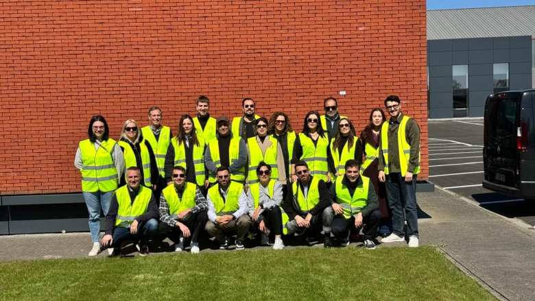 &Nu;&Epsilon;&Alpha; &Gamma;&Epsilon;&Omega;&Rho;&Gamma;&Iota;&Alpha; &Nu;&Epsilon;&Alpha; &Gamma;&Epsilon;&Nu;&Iota;&Alpha;: &Epsilon;&kappa;&pi;&alpha;&iota;&delta;&epsilon;&upsilon;&tau;&iota;&kappa;ή &epsilon;&pi;ί&sigma;&kappa;&epsilon;&psi;&eta; &sigma;&tau;&iota;&sigmaf; &Beta;&rho;&upsilon;&xi;έ&lambda;&lambda;&epsilon;&sigmaf; &sigma;&tau;o &pi;&lambda;&alpha;ί&sigma;&iota;&omicron; &tau;&omicron;&upsilon; &pi;&rho;&omicron;&gamma;&rho;ά&mu;&mu;&alpha;&tau;&omicron;&sigmaf; Agrifood Leadership