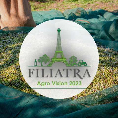 &Sigma;&upsilon;&nu;&delta;&iota;&omicron;&rho;&gamma;&alpha;&nu;ώ&nu;&epsilon;&iota; &kappa;&alpha;&iota; &sigma;&tau;&eta;&rho;ί&zeta;&epsilon;&iota; &eta; &Pi;&epsilon;&rho;. &Pi;&epsilon;&lambda;&omicron;&pi;&omicron;&nu;&nu;ή&sigma;&omicron;&upsilon; &tau;&eta;&nu; έ&kappa;&theta;&epsilon;&sigma;&eta; &Alpha;&gamma;&rho;&omicron;&tau;&iota;&kappa;&omicron;ύ &ndash; &Kappa;&tau;&eta;&nu;&omicron;&tau;&rho;&omicron;&phi;&iota;&kappa;&omicron;ύ &epsilon;&xi;&omicron;&pi;&lambda;&iota;&sigma;&mu;&omicron;ύ AgroVision Filiatra 2023, &sigma;&tau;&alpha; &Phi;&iota;&lambda;&iota;&alpha;&tau;&rho;ά