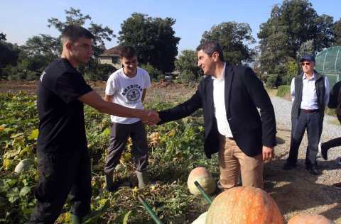 &Epsilon;&pi;ί&sigma;&kappa;&epsilon;&psi;&eta; &Lambda;&epsilon;&upsilon;&tau;έ&rho;&eta; &Alpha;&upsilon;&gamma;&epsilon;&nu;ά&kappa;&eta; &sigma;&tau;&eta;&nu; &Alpha;&mu;&epsilon;&rho;&iota;&kappa;ά&nu;&iota;&kappa;&eta; &Gamma;&epsilon;&omega;&rho;&gamma;&iota;&kappa;ή &Sigma;&chi;&omicron;&lambda;ή