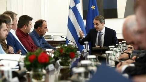 &Pi;&rho;&omicron;&kappa;&alpha;&tau;&alpha;&beta;&omicron;&lambda;ή &Epsilon;&Phi;&Kappa; &Pi;&epsilon;&tau;&rho;&epsilon;&lambda;&alpha;ί&omicron;&upsilon; "&psi;ί&chi;&omicron;&upsilon;&lambda;&alpha;" &kappa;&alpha;&iota; &phi;&theta;&eta;&nu;ό&tau;&epsilon;&rho;&omicron; &rho;&epsilon;ύ&mu;&alpha; &gamma;&iota;&alpha; ό&lambda;&omicron;&upsilon;&sigmaf; &tau;&omicron;&upsilon;&sigmaf; &alpha;&gamma;&rho;ό&tau;&epsilon;&sigmaf; &alpha;&nu;&alpha;&kappa;&omicron;ί&nu;&omega;&sigma;&epsilon; &omicron; &Pi;&rho;&omega;&theta;&upsilon;&pi;&omicron;&upsilon;&rho;&gamma;ό&sigmaf;