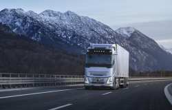 Volvo Trucks: &Eta;&gamma;έ&tau;&eta;&sigmaf; &tau;&eta;&sigmaf; &epsilon;&upsilon;&rho;&omega;&pi;&alpha;ϊ&kappa;ή&sigmaf; &alpha;&gamma;&omicron;&rho;ά&sigmaf; &phi;&omicron;&rho;&tau;&eta;&gamma;ώ&nu; &beta;&alpha;&rho;έ&omicron;&sigmaf; &tau;ύ&pi;&omicron;&upsilon;