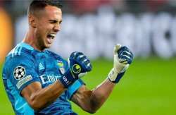 &Kappa;&omicron;&nu;&tau;ά &sigma;&tau;&omicron;&nu; Ά&xi;&iota;&alpha;&xi; &omicron; &Beta;&lambda;&alpha;&chi;&omicron;&delta;ή&mu;&omicron;&sigmaf;