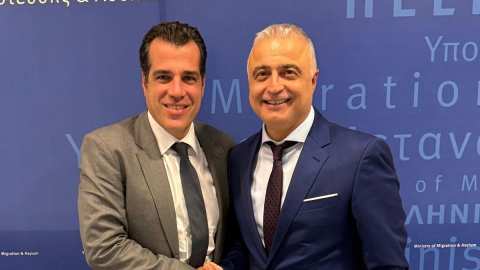 &Epsilon;&rho;&gamma;ά&tau;&epsilon;&sigmaf; &gamma;&eta;&sigmaf;: &Epsilon;&pi;&iota;&kappa;&omicron;&iota;&nu;&omega;&nu;ί&alpha; &Lambda;. &Tau;&sigma;&alpha;&beta;&delta;&alpha;&rho;ί&delta;&eta; &mu;&epsilon; &tau;&omicron;&nu; &Upsilon;&pi;&omicron;&upsilon;&rho;&gamma;ό &Mu;&epsilon;&tau;&alpha;&nu;ά&sigma;&tau;&epsilon;&upsilon;&sigma;&eta;&sigmaf; &kappa;&alpha;&iota; &Alpha;&sigma;ύ&lambda;&omicron;&upsilon; &gamma;&iota;&alpha; &tau;&eta;&nu; &epsilon;&xi;&epsilon;ύ&rho;&epsilon;&sigma;&eta; &lambda;ύ&sigma;&epsilon;&omega;&nu;