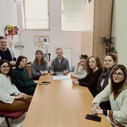 &Beta;έ&rho;&omicron;&iota;&alpha;: &Sigma;&upsilon;&nu;ά&nu;&tau;&eta;&sigma;&eta; &mu;&epsilon;&tau;&alpha;&xi;ύ &tau;&eta;&sigmaf; &Delta;&iota;&epsilon;ύ&theta;&upsilon;&nu;&sigma;&eta;&sigmaf; &Kappa;&omicron;&iota;&nu;&omega;&nu;&iota;&kappa;ή&sigmaf; &Pi;&rho;&omicron;&sigma;&tau;&alpha;&sigma;ί&alpha;&sigmaf; &kappa;&alpha;&iota; &tau;&omicron;&upsilon; &Gamma;&rho;&alpha;&phi;&epsilon;ί&omicron;&upsilon;  &Alpha;&nu;&tau;&iota;&mu;&epsilon;&tau;ώ&pi;&iota;&sigma;&eta;&sigmaf; &Epsilon;&nu;&delta;&omicron;&omicron;&iota;&kappa;&omicron;&gamma;&epsilon;&nu;&epsilon;&iota;&alpha;&kappa;ή&sigmaf; &Beta;ί&alpha;&sigmaf;