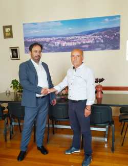 &Upsilon;&pi;&omicron;&psi;ή&phi;&iota;&omicron;&sigmaf; &Delta;&eta;&mu;&omicron;&tau;&iota;&kappa;ό&sigmaf; &Sigma;ύ&mu;&beta;&omicron;&upsilon;&lambda;&omicron;&sigmaf; &omicron; &Kappa;&omega;&nu;&sigma;&tau;&alpha;&nu;&tau;&iota;&nu;ό&pi;&omicron;&upsilon;&lambda;&omicron;&sigmaf; &Beta;&alpha;&sigma;ί&lambda;&epsilon;&iota;&omicron;&sigmaf;, &mu;&epsilon; &tau;&eta;&nu; &pi;&alpha;&rho;ά&tau;&alpha;&xi;&eta; &laquo;&Delta;&Rho;&Alpha;&Sigma;&Eta; &Mu;&Epsilon; &Gamma;&Nu;&Omega;&Sigma;&Eta;&raquo; &tau;&omicron;&upsilon; &Kappa;&omega;&nu;&sigma;&tau;&alpha;&nu;&tau;ί&nu;&omicron;&upsilon; &Beta;&omicron;&rho;&gamma;&iota;&alpha;&zeta;ί&delta;&eta;