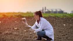 &Eta; &epsilon;&phi;&alpha;&rho;&mu;&omicron;&gamma;ή AgriSnap &ndash; GR &pi;&alpha;&rho;έ&chi;&epsilon;&iota; &pi;&lambda;&eta;&rho;&omicron;&phi;&omicron;&rho;ί&epsilon;&sigmaf; &gamma;&iota;&alpha; &tau;&eta;&nu; &epsilon;&phi;&alpha;&rho;&mu;&omicron;&gamma;ή &tau;&eta;&sigmaf; &nu;έ&alpha;&sigmaf; &Kappa;&Alpha;&Pi; - &Tau;&omicron; &kappa;&alpha;&nu;ά&lambda;&iota; &tau;&omicron;&upsilon; &Omicron;.&Pi;.&Epsilon;.&Kappa;.&Epsilon;.&Pi;.&Epsilon;. &sigma;&tau;&omicron; youtube