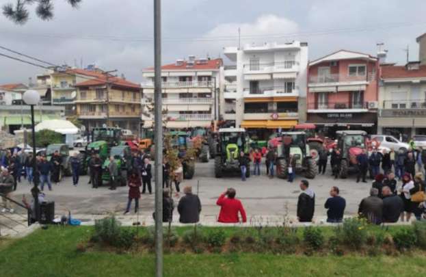 &Kappa;&iota;&nu;&eta;&tau;&omicron;&pi;&omicron;ί&eta;&sigma;&eta; &sigma;&tau;&eta; &kappa;&epsilon;&nu;&tau;&rho;&iota;&kappa;ή &pi;&lambda;&alpha;&tau;&epsilon;ί&alpha; &tau;&omicron;&upsilon; &Alpha;&mu;&upsilon;&nu;&tau;&alpha;ί&omicron;&upsilon; &pi;&rho;&alpha;&gamma;&mu;&alpha;&tau;&omicron;&pi;&omicron;ί&eta;&sigma;&alpha;&nu; &omicron;&iota; &alpha;&gamma;&rho;ό&tau;&epsilon;&sigmaf; - &Tau;&alpha; &alpha;&iota;&tau;ή&mu;&alpha;&tau;&alpha; &kappa;&alpha;&iota; &tau;&omicron; &psi;ή&phi;&iota;&sigma;&mu;&alpha; &delta;&iota;&alpha;&mu;&alpha;&rho;&tau;&upsilon;&rho;ί&alpha;&sigmaf;