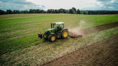 &Eta; DG AGRI &epsilon;&mu;&pi;&iota;&sigma;&tau;&epsilon;ύ&epsilon;&tau;&alpha;&iota; &tau;&omicron;&upsilon;&sigmaf; &gamma;&epsilon;&omega;&tau;&epsilon;&chi;&nu;&iota;&kappa;&omicron;ύ&sigmaf; &ndash; &Sigma;&epsilon; &omicron;&rho;&iota;&alpha;&kappa;ό &sigma;&eta;&mu;&epsilon;ί&omicron; &eta; &rho;&epsilon;&upsilon;&sigma;&tau;ό&tau;&eta;&tau;&alpha; &sigma;&tau;&omicron;&nu; &pi;&rho;&omega;&tau;&omicron;&gamma;&epsilon;&nu;ή &tau;&omicron;&mu;έ&alpha;