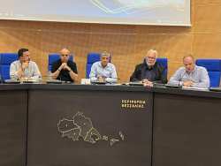 &Sigma;&upsilon;&nu;ά&nu;&tau;&eta;&sigma;&eta; &tau;&omicron;&upsilon; &Upsilon;&phi;&Alpha;&Alpha;&Tau; &Delta;&iota;&omicron;&nu;ύ&sigma;&eta; &Sigma;&tau;&alpha;&mu;&epsilon;&nu;ί&tau;&eta; &mu;&epsilon; &tau;&omicron;&upsilon;&sigmaf; &epsilon;&kappa;&pi;&rho;&omicron;&sigma;ώ&pi;&omicron;&upsilon;&sigmaf; &tau;&omega;&nu; &Tau;&Omicron;&Epsilon;&Beta; &kappa;&alpha;&iota; &tau;&omicron;&upsilon; &Gamma;&Omicron;&Epsilon;&Beta; &Theta;&epsilon;&sigma;&sigma;&alpha;&lambda;ί&alpha;&sigmaf;